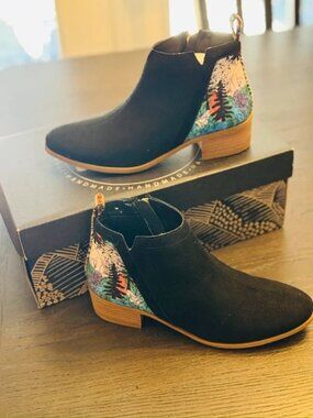 Inkkas Spirit Bear - Vegan Boots - Brand New!